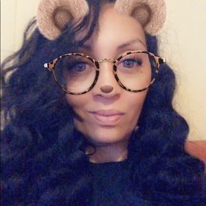 Meet your Posher, Iris